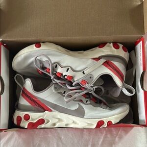 Nike Women’s React Element 55